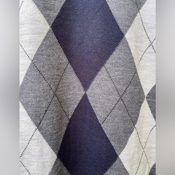 💠🔥Jos. A Bank 100% Merino Wool argyle sweater.  Lightweight and quality! - Picture 5 of 6
